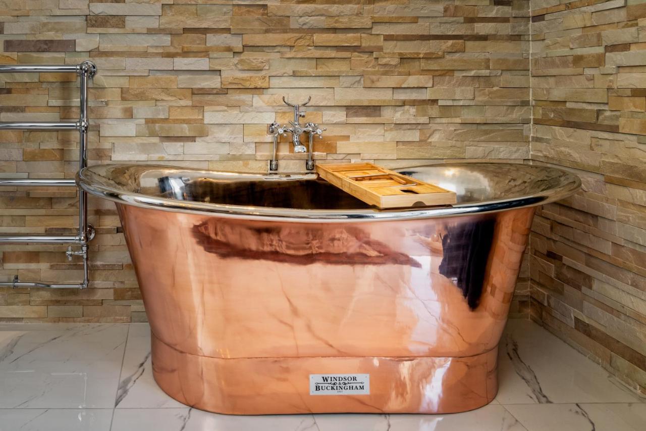 Relax In Super Size Copper Tub - 2 Bedroom Villa Inverness Luaran gambar